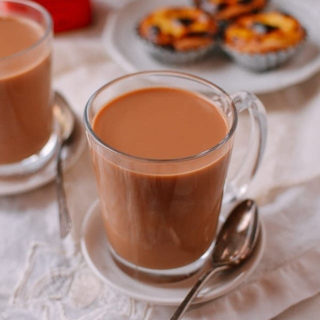 Hot Hong Kong Style Milk Tea 熱港式奶茶.